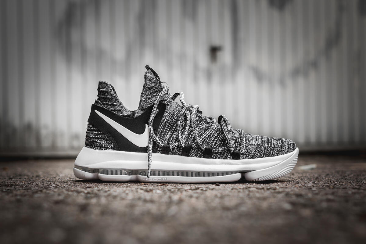 Nike zoom kd hotsell 10 black and white